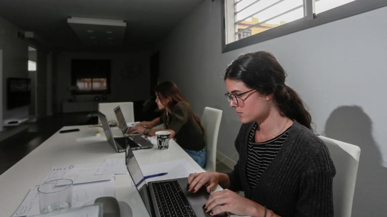 Teletrabajo durante el confinamiento/ Una empresa tecnológica de Jaén, primera en implantar la jornada laboral de 4 días el pasado mes de enero