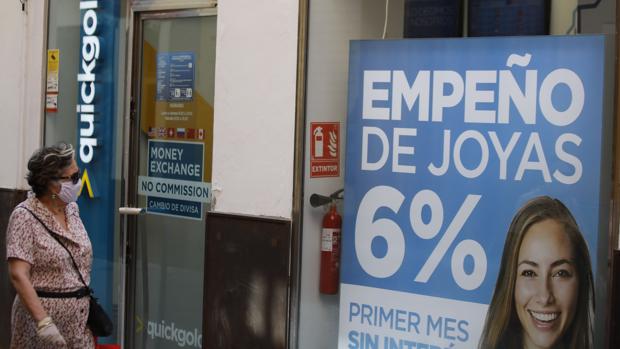 El 24% de españoles ha pedido dinero prestado para facturas en el confinamiento