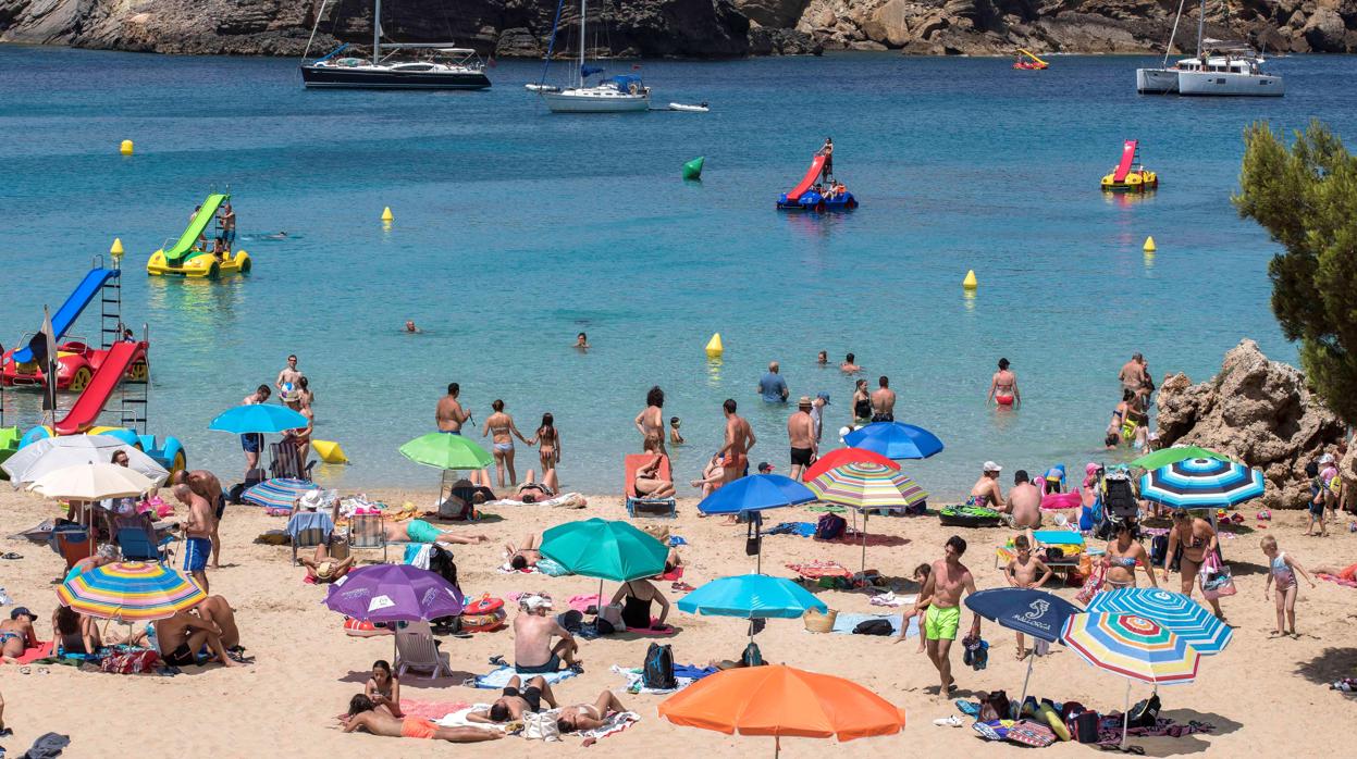 Una playa de la isla de Menorca