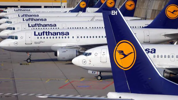 Los pilotos de Lufthansa se rebajan voluntariamente el sueldo