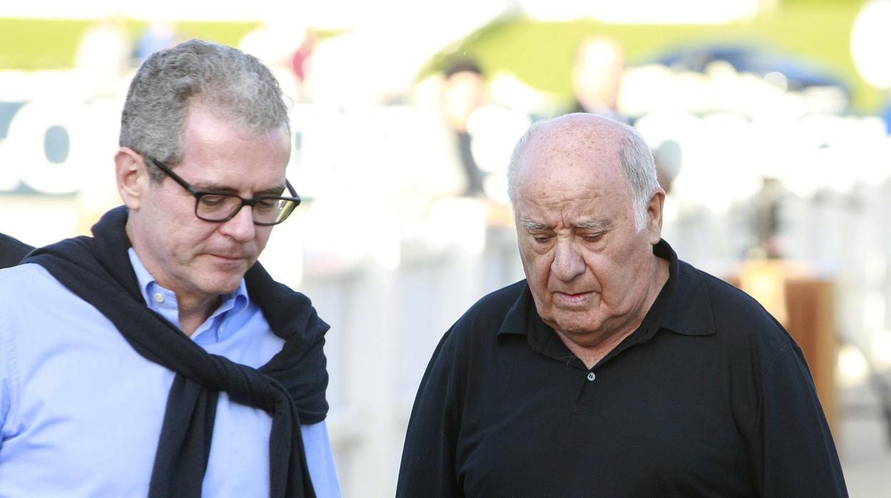 El fundador de Inditex, Amancio Ortega, y el presidente de la compañía, Pablo Isla (i)