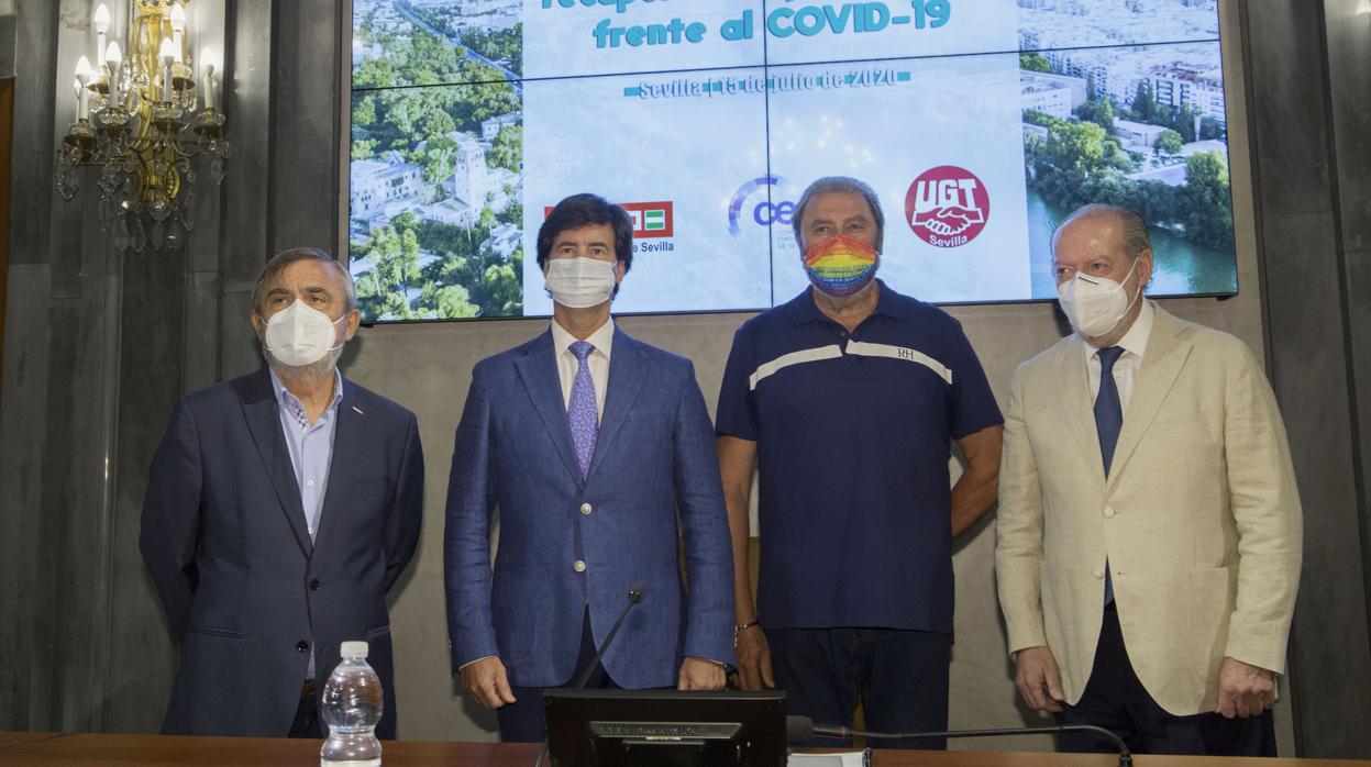 Alfonso Vidán, Miguel Rus, Juan Bautista Ginés y Antonio Rodríguez Villalobos, ayer en la Casa de la Provincia