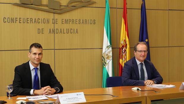 La economía andaluza se desplomaría un 13,6% este año si hay rebrote, según Loyola