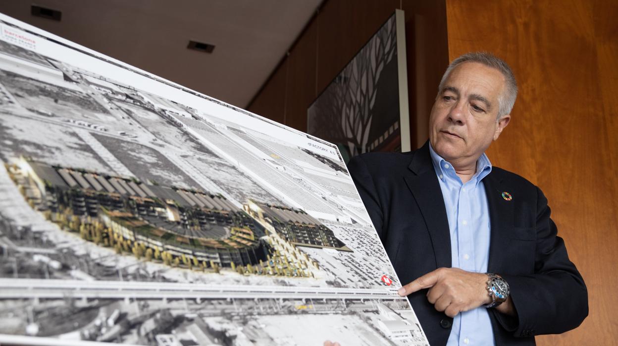 Pere Navarro muestra el D-Factory, «catedral de la industria del siglo XXI» que se inaugurará a fin de año