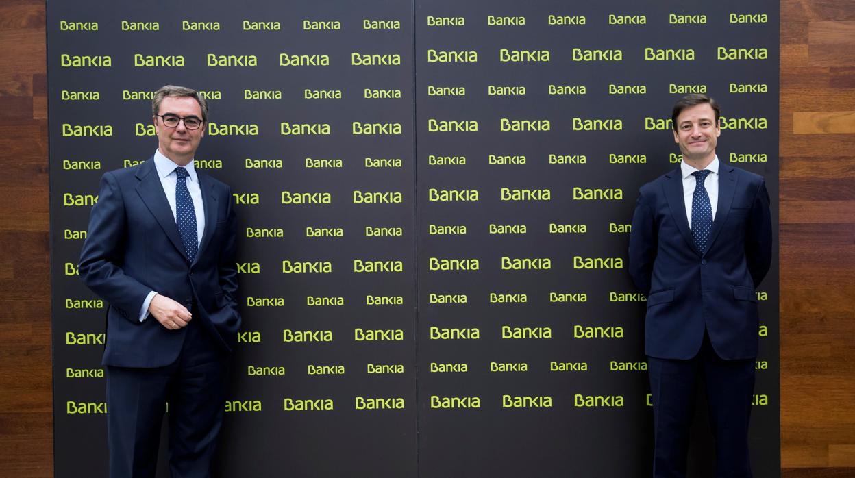 De izda a dcha: José Sevilla , consejero delegado de Bankia, y Leopoldo Alvear, director general adjunto durante la rueda de prensa de resultados celebrada esta semana