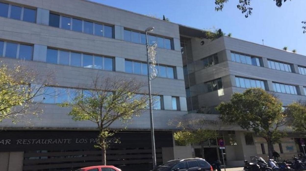 Edificio de Sevilla donde Gea 21 tiene unas oficinas que salen a subasta