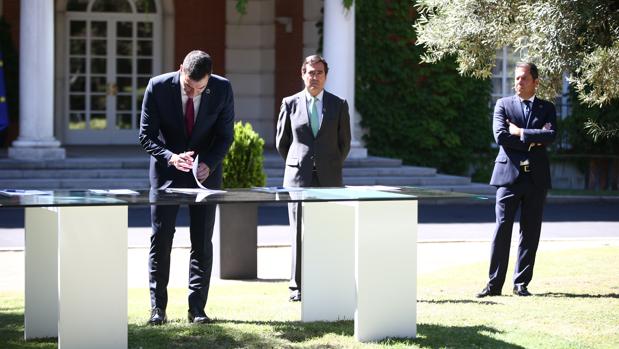 El Gobierno sopesa crear un comité de sabios para repartir el dinero europeo