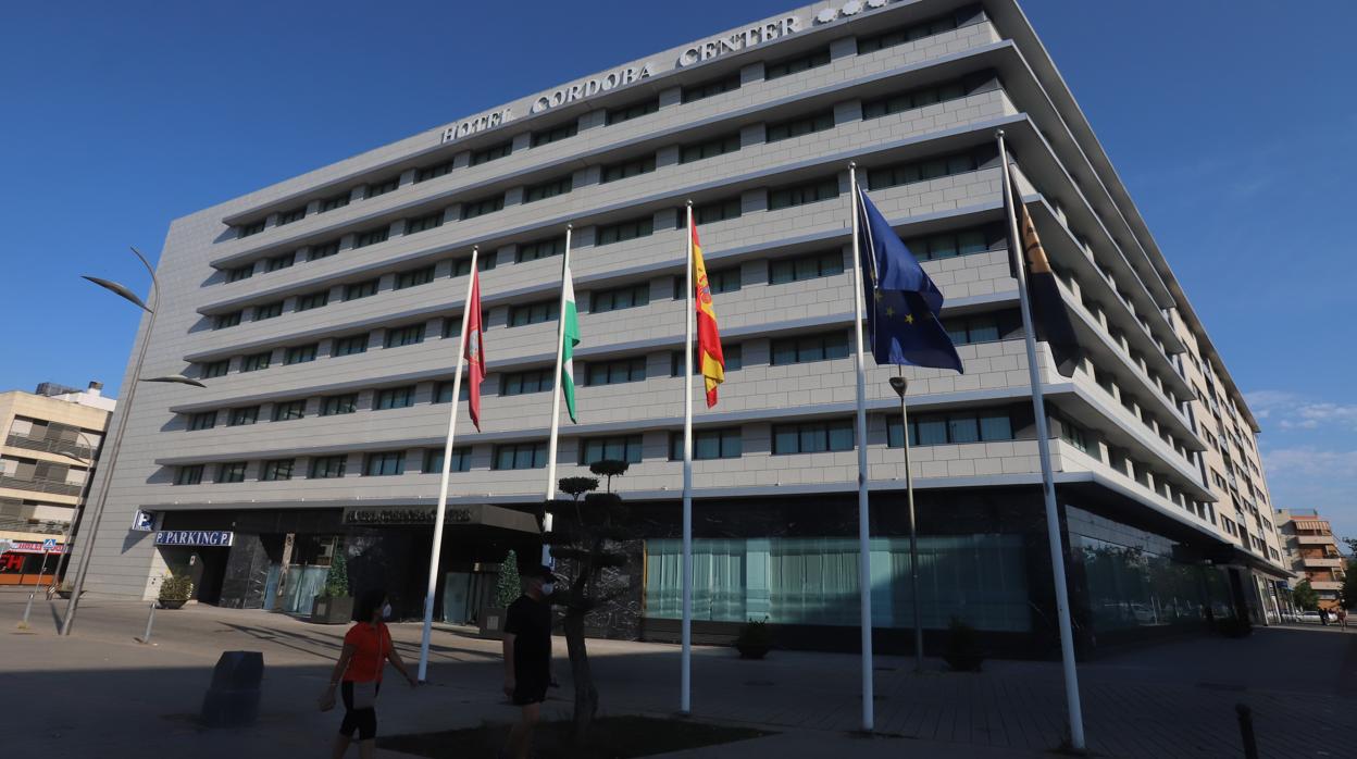 En la imagen, la fachada de un hotel de Córdoba