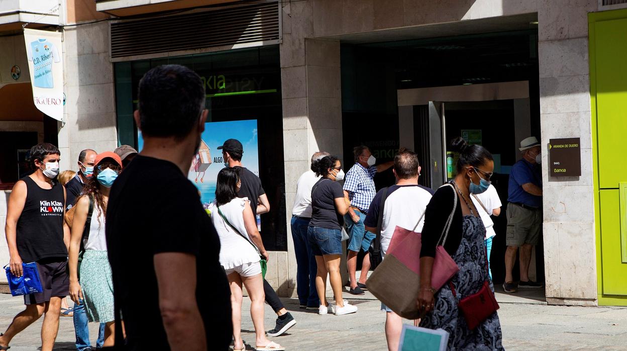 La banca cierra en el primer trimestre del año 286 oficinas, el 1,19% de la red