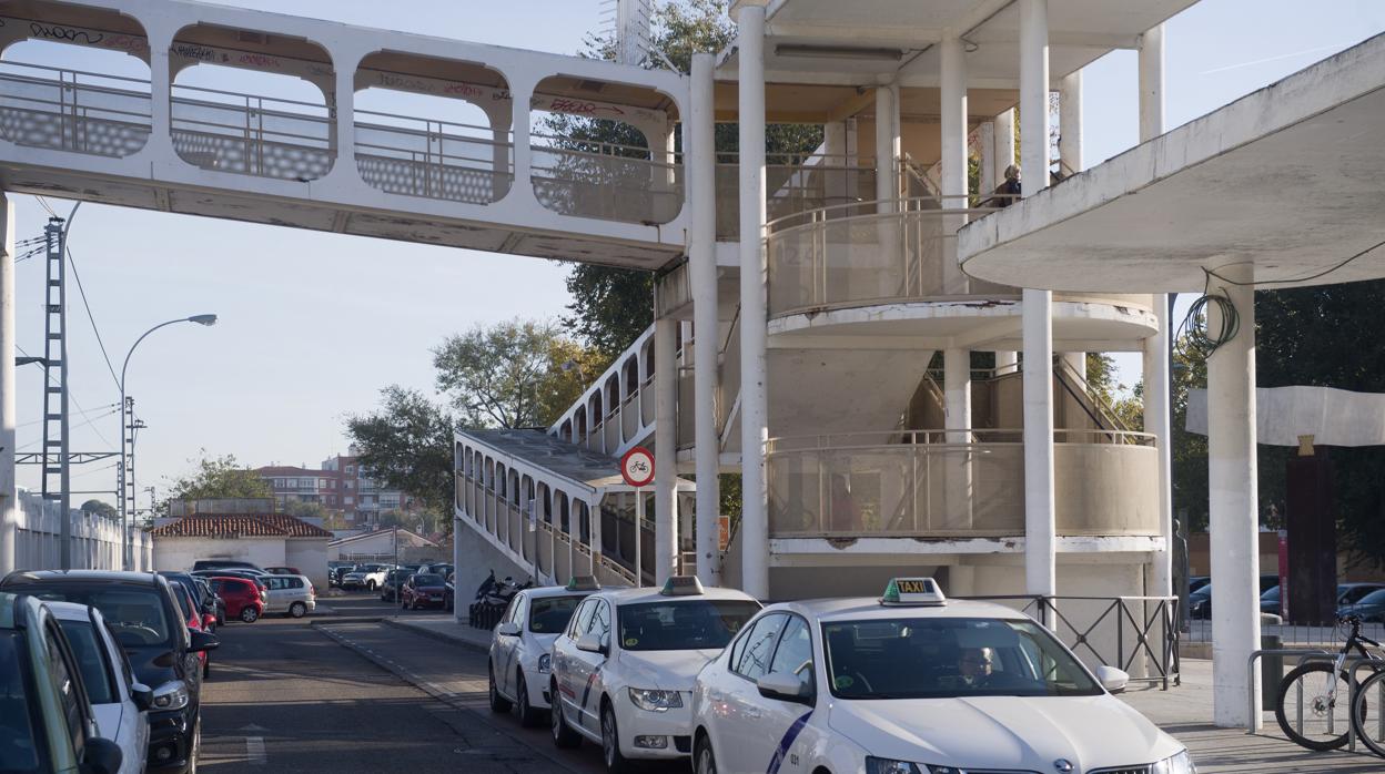 Los taxistas piden participar en los concursos públicos de transporte escolar, laboral y sanitario