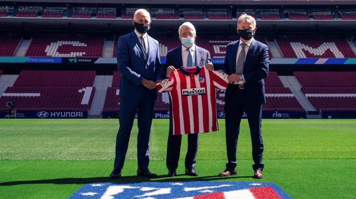 El Atlético ha incorporado a la casa de apuestas Versus como patrocinador