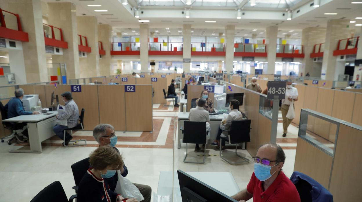 Los empleados públicos llevaN sin tener congeladas las nóminas desde 2015