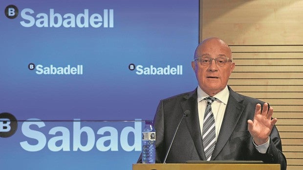 Banco Sabadell tantea una fusión con BBVA o Abanca ante la presión del BCE