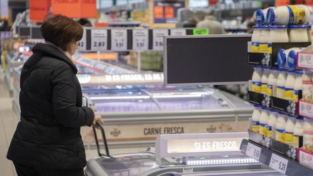 Próximas rebajas de precios y descuentos en el supermercado para «captar a un consumidor infiel»