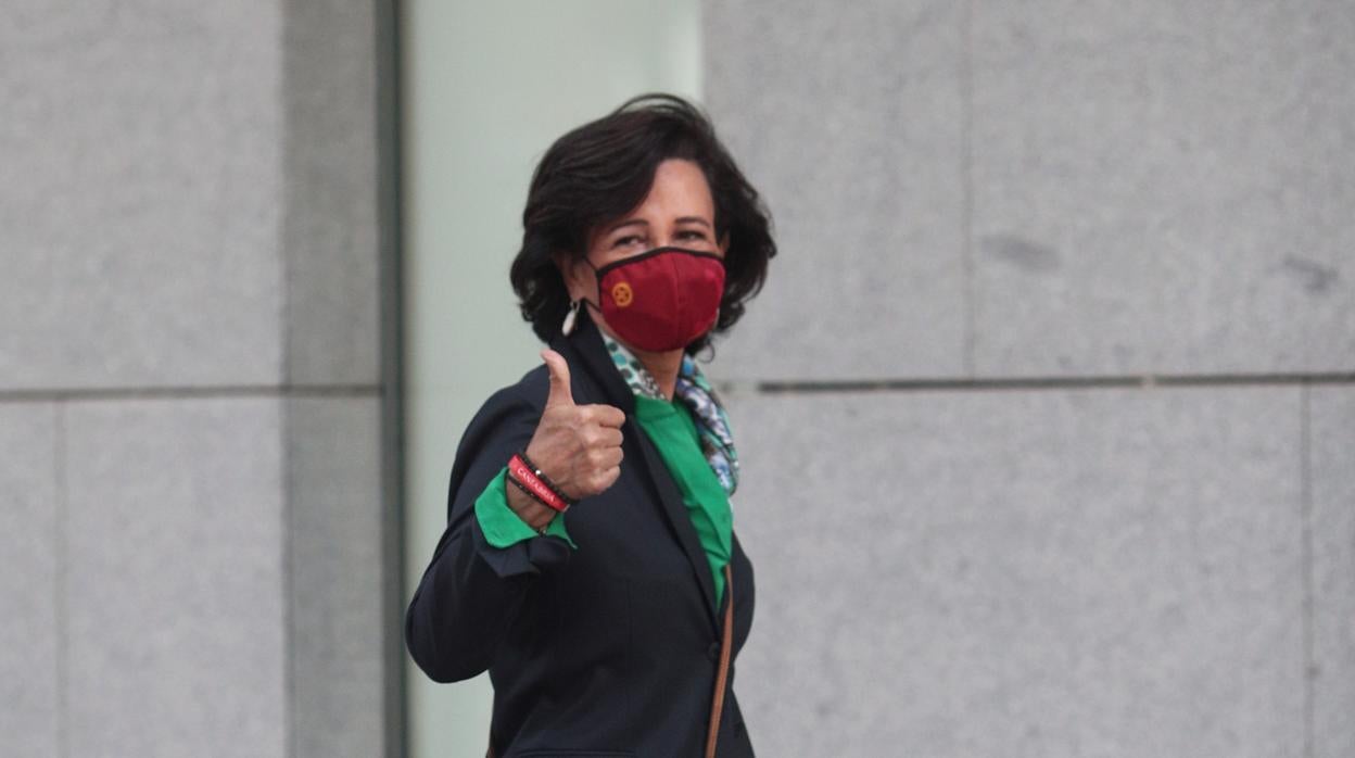 Ana Botín, presidenta de Banco Santander, a su llegada a la Audiencia Nacional