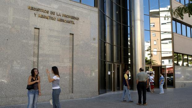 Los registradores alertan de 1.800 casos de blanqueo de capitales en Andalucía