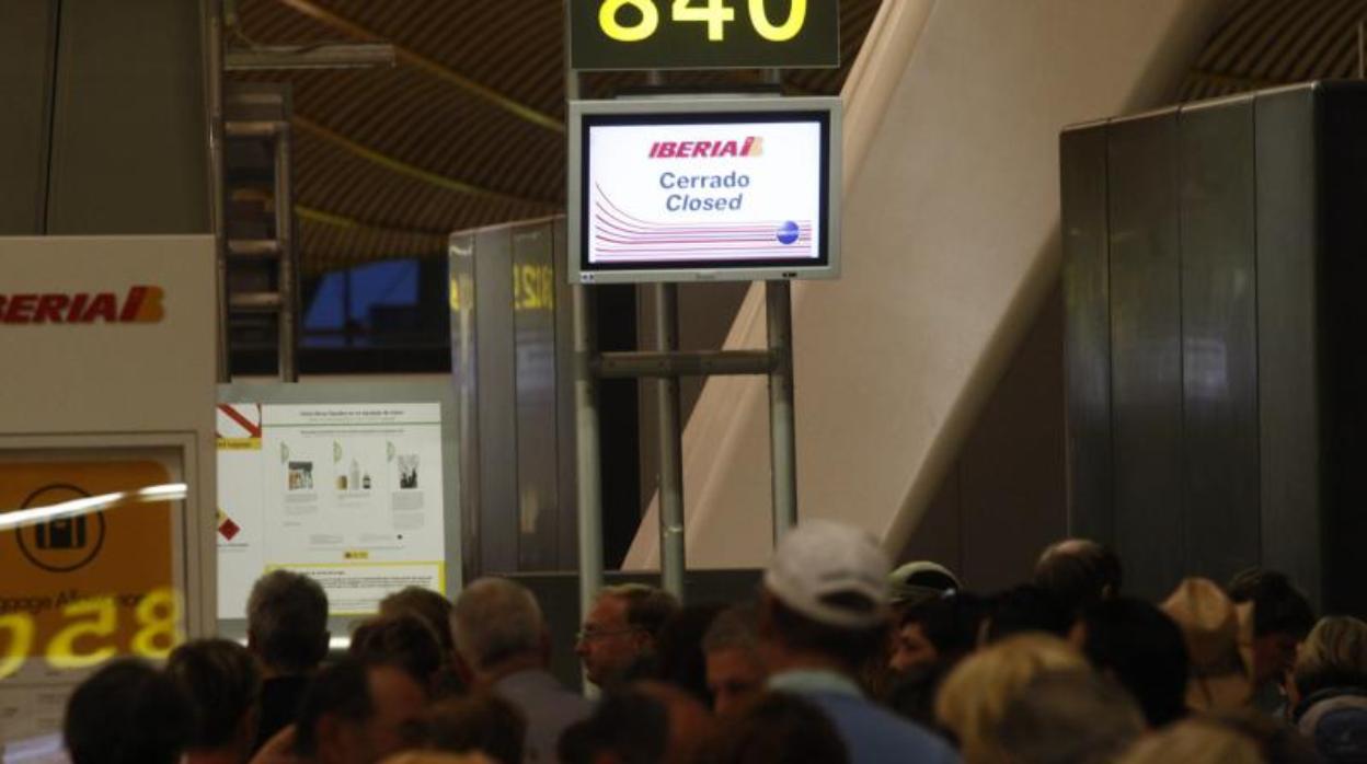 Aglomeraciones en Barajas por la huelga en 2010