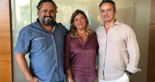 Francisco Rueda, CEO de la filial Genera Indie; María Jesús Piñas, cofundadora de Genera Games y Enrique Tapias, hsata ahora director de Genera Games
