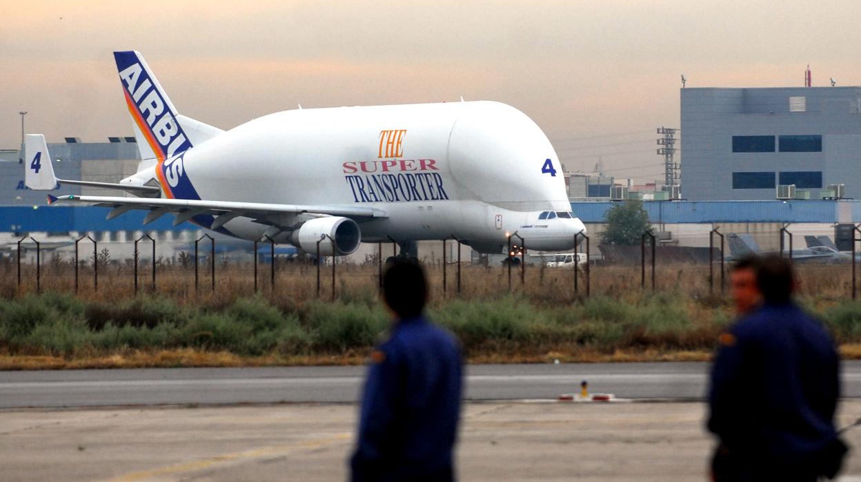 Airbus Beluga en aeropuerto de Getafe