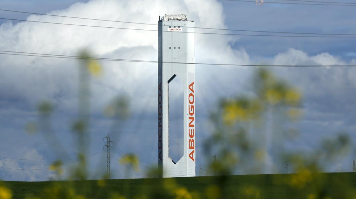 Abengoa S.A. es la matriz del grupo y esta es propiedad de un 77% de su filial Abenewco1