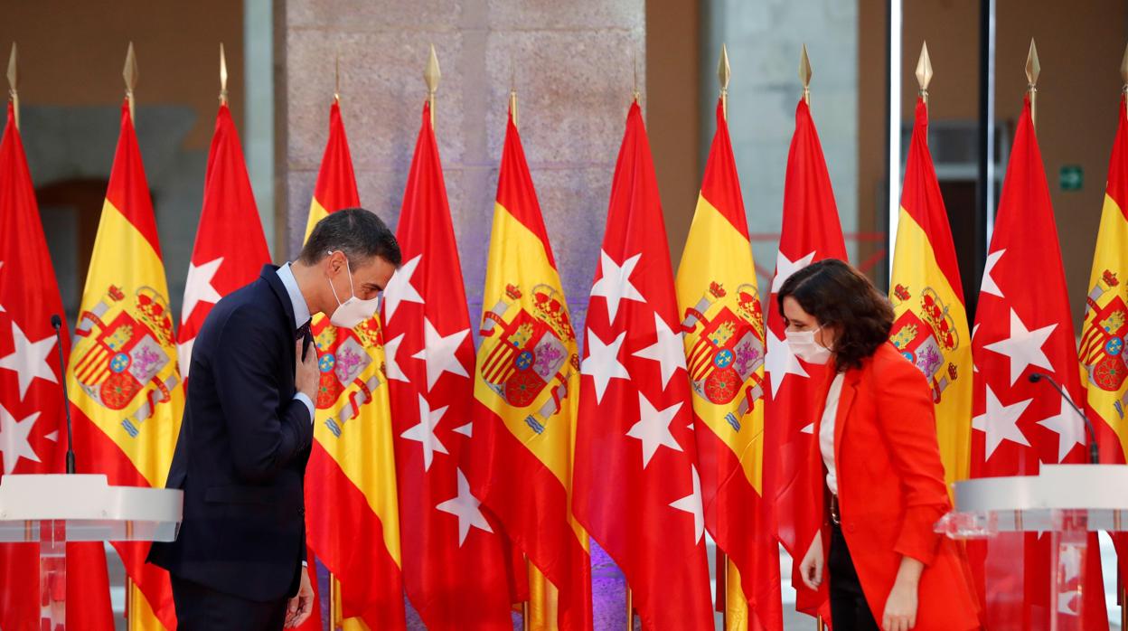 El jefe del Gobierno, Pedro Sánchez y la presidente de la Comunidad de Madrid, Isabel Díaz Ayuso/ Vídeo: Pedro Sánchez responde a Ayuso que hasta las autonomías del PP defienden la armonización fiscal