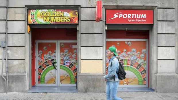 El negocio del juego en España movió 4.345 millones de euros hasta octubre, el 50% menos