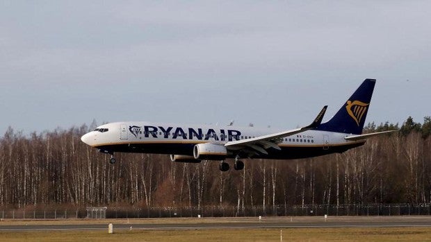 Ryanair da un golpe en la mesa y encarga 75 aviones del polémico Boeing 737 MAX en plena crisis