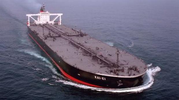 Las importaciones de crudo de España se hunden por la caída de la demanda