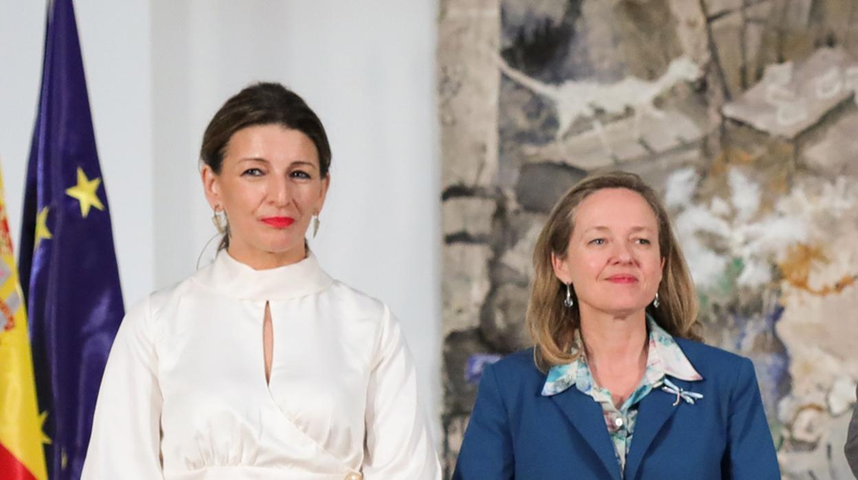 Yolanda Díaz, ministra de Trabajo, y Nadia Calviño, viceprsidenta y ministra de Economía