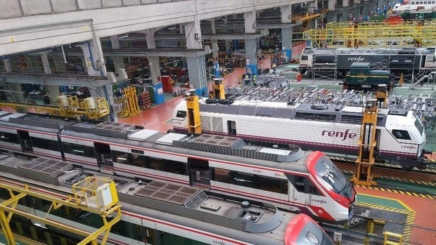 Golpe a Renfe: La CNMC denuncia que infla el precio que cobrará a sus rivales por mantener sus trenes