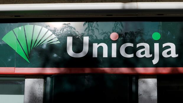 Unicaja y Liberbank aprueban «in extremis» su fusión para crear el quinto banco de España