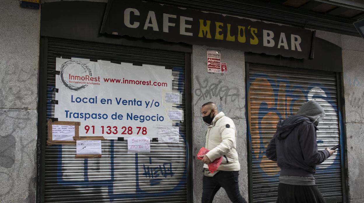 Cierre de bar en Lavapiés (Madrid)