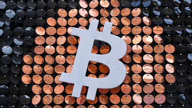 El bitcoin retoma el vuelo tras perder ayer cerca de 160.000 millones de euros de capitalización