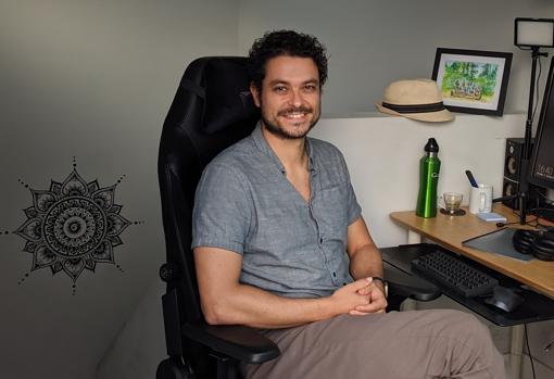 Luis Carlos Cobo, en su casa de California