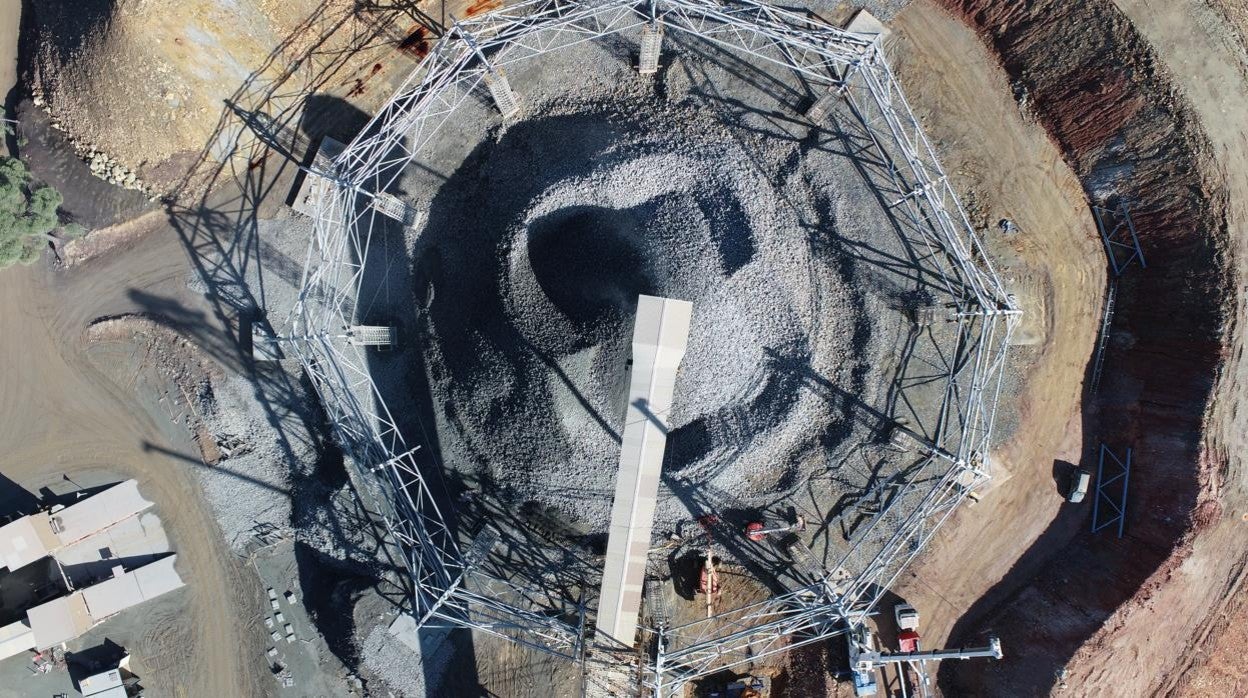 Foto de obras en la cubierta de la mina de Riotinto tomada por un dron