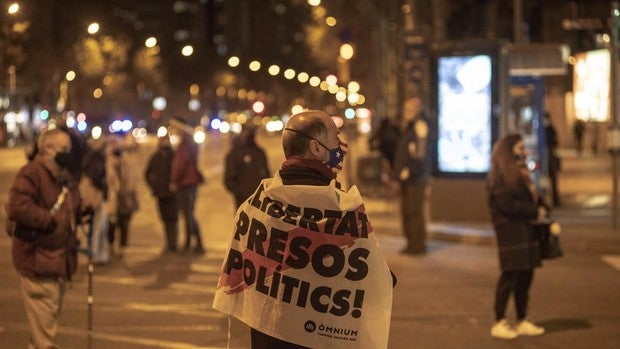 Cataluña dispararía su deuda al 126% del PIB y gastaría 39.800 millones más al año si se independizara