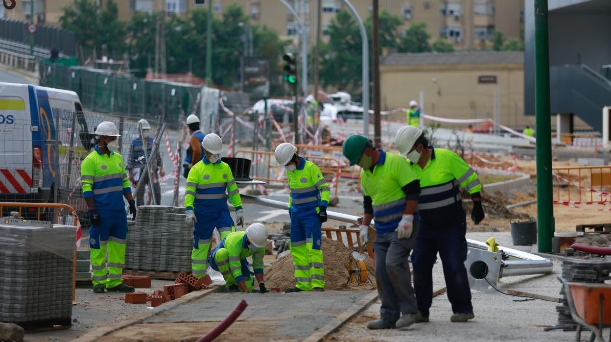 La construcción y la la agricultura son los sectores que más están tiurandod de la economñia andaluza