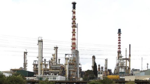 Cepsa niega haber renunciado al proyecto de Fondo de Barril en su refinería de San Roque