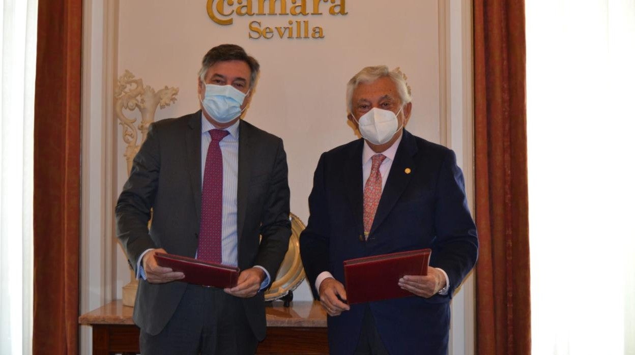 Francisco Herrero, presidente de Cámara de Comercio de Sevilla, y Antonio Caballero Otaolaurruch, de IURIS 27