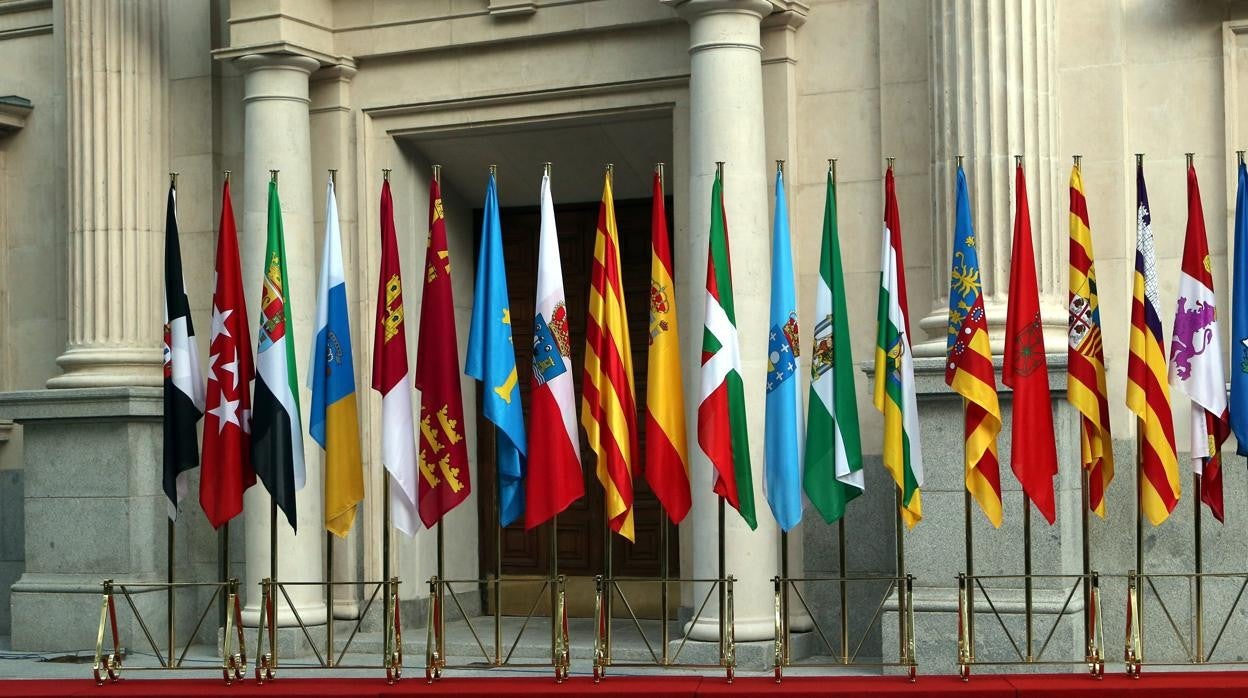 Banderas autonómicas en la última Conferencia de Presidentes presencial, en 2017