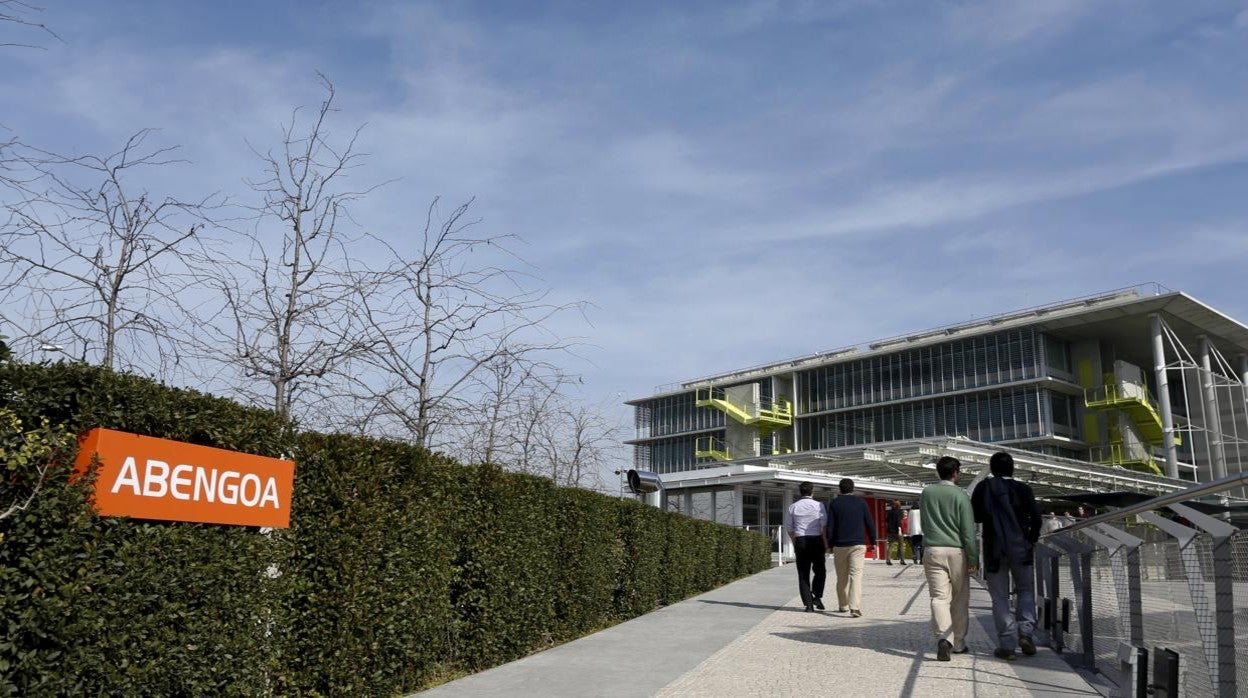 Accesos a la sede de Abengoa en Palmas Altas, Sevilla