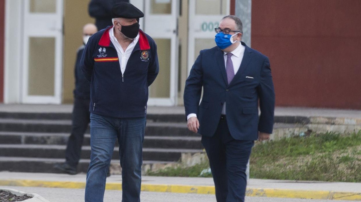 El excomisario Villarejo el pasado jueves, con su abogado