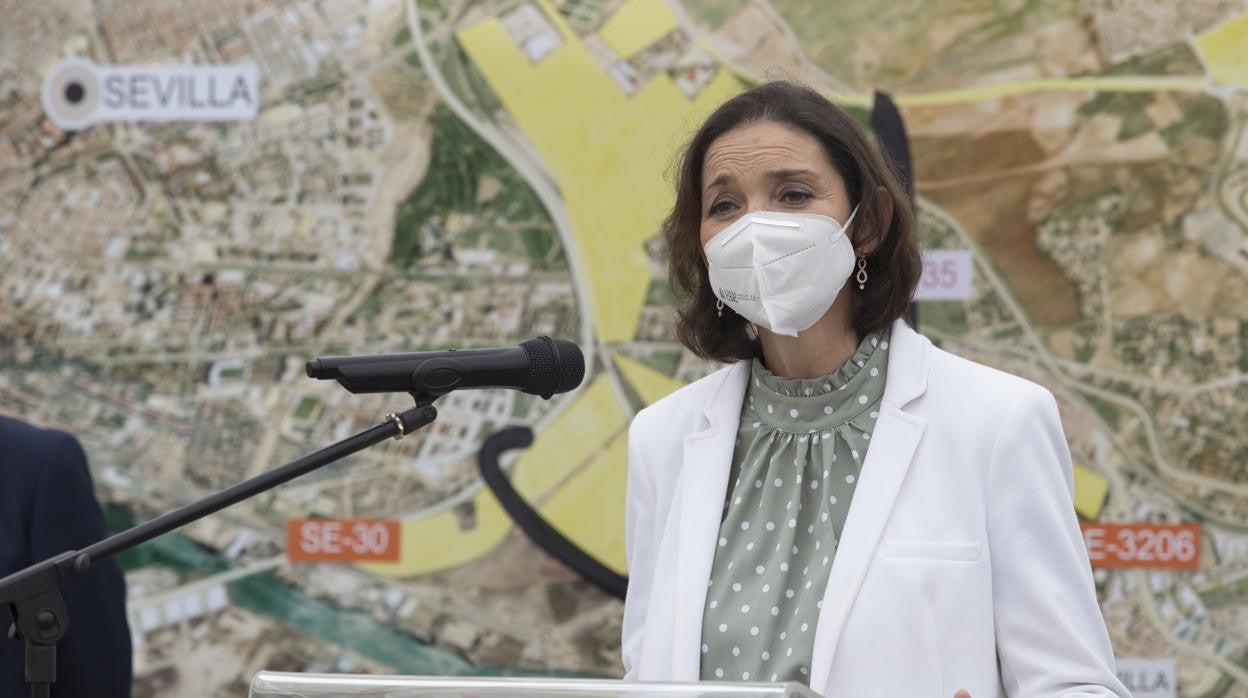 La ministra de Industria y Comercio, Reyes Maroto, durante una reciente visita a Megapark en Dos Hermanas