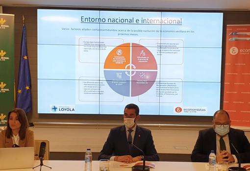 Presentación este lunes del VIII Barómetro Económico de Sevilla, elaborado por el Colegio de Economistas con la colaboración de la Universidad Loyola