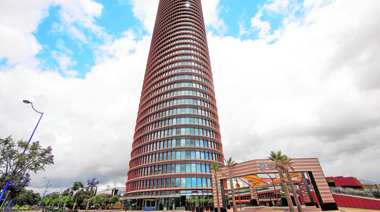 Torre Sevilla, edificio que acoge oficinas y un hotel