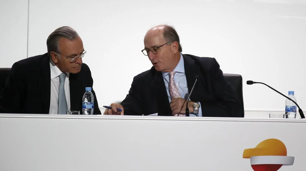 El expresidente de Caixabank Isidro Fainé y el presidente de Repsol Antonio Brufau
