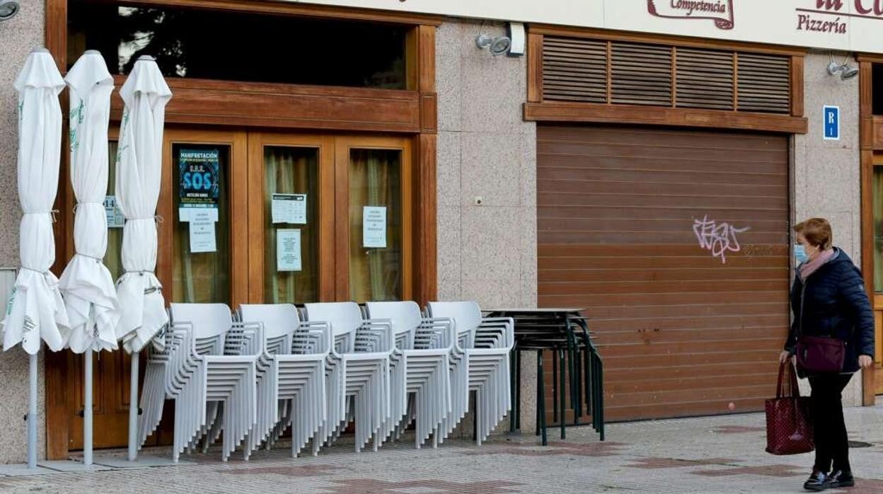 Bar cerrado por la pandemia en Burgos
