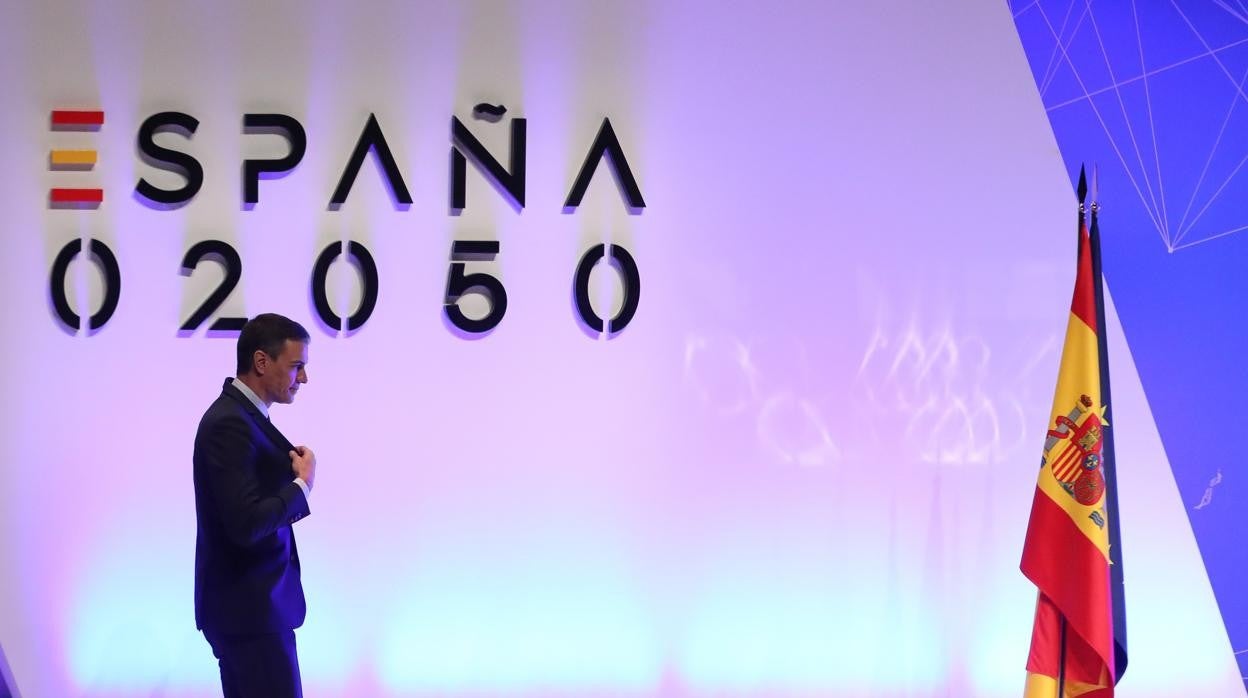 El presidente del Gobierno, Pedro Sánchez, presentando el proyecto España 2050
