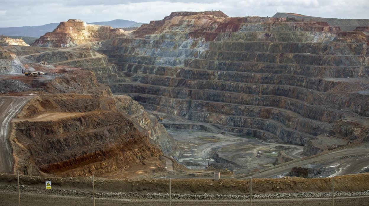 Trabajos en la mina a cielo abierto de Cerro Colorado de Riotinto, Huelva