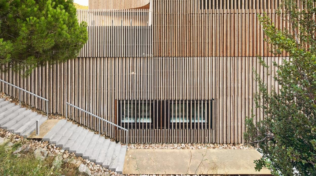 Fachada del Centro de Medicina Comparativa y Bioimagen de Cataluña, a cargo de Arquima